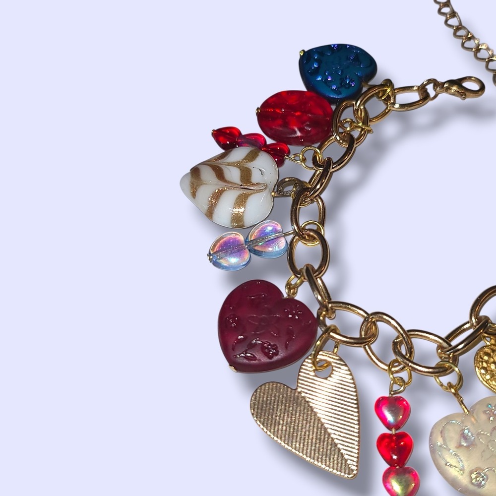 Art Glass Heart Charm Bracelet Gold Tone Red Purple Iridescent Adjustable - Picture 4 of 4